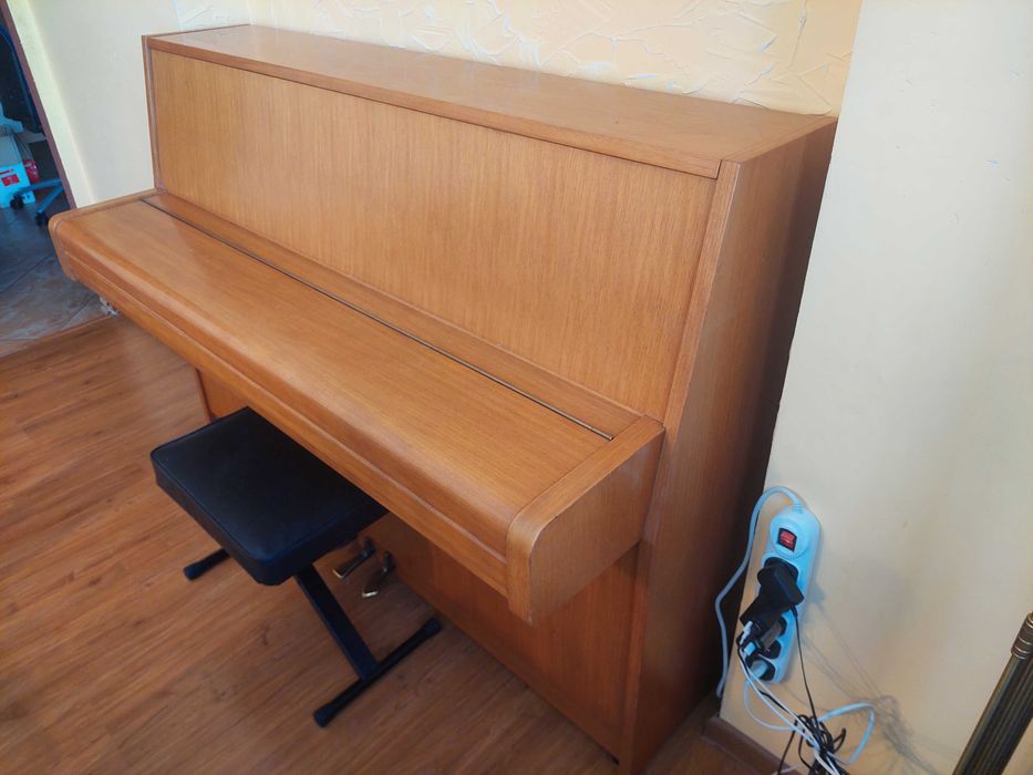 Pianino analogowe Yamaha (lata 1970te) - stan bardzo dobry