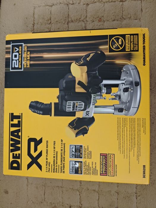 Фрезер DeWalt DCW620 погружной аккумуляторный DCW600