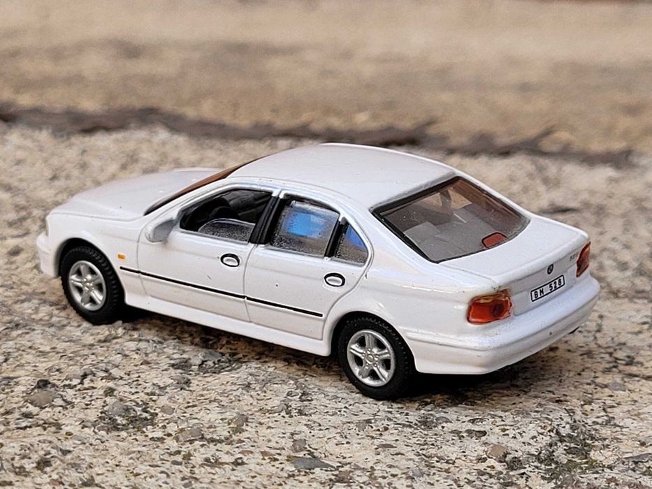 BMW 5 E39 528i Kolekcja modeli 1:72 mega unikat hongwell M Power