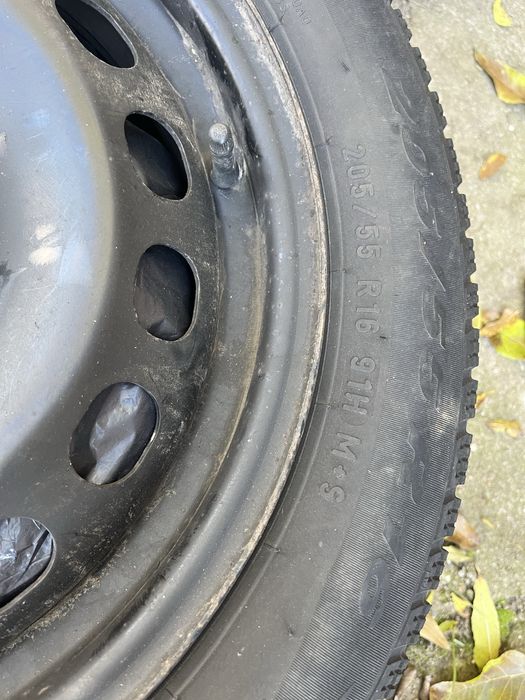 Opony zimowe 205/55 r16 z felgami stalowymi