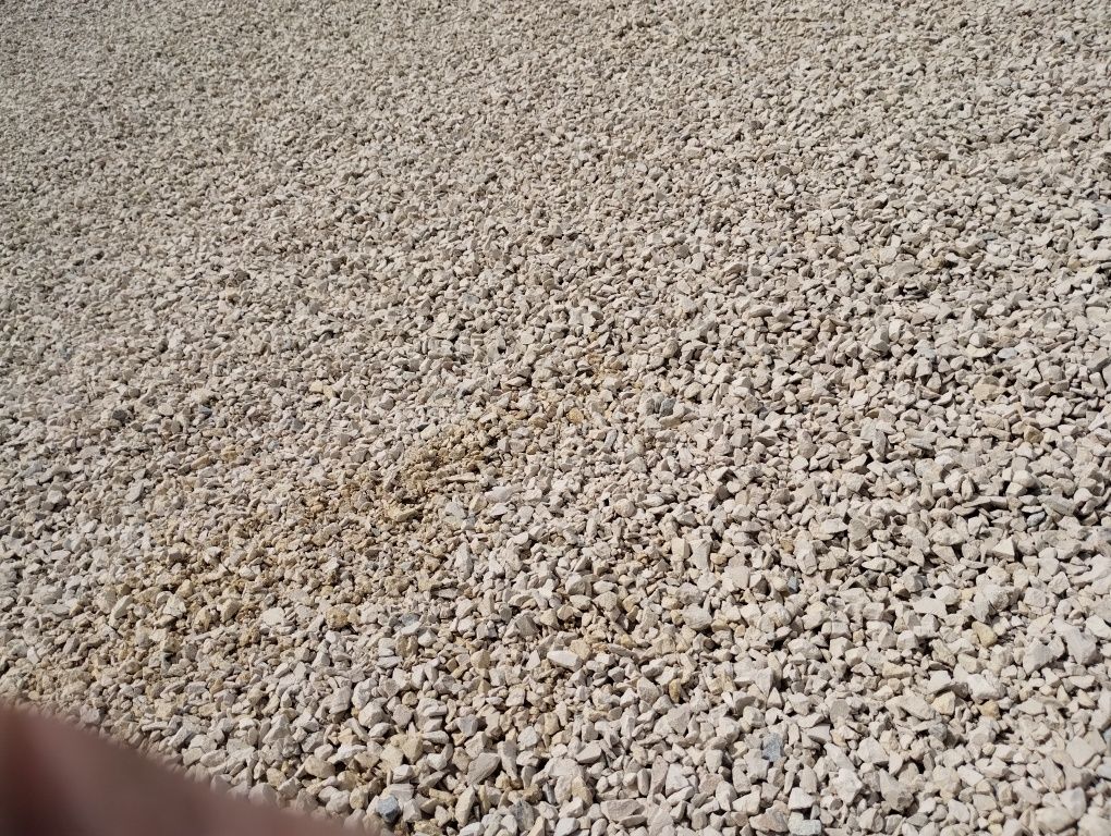 Suchy beton pod kostkę piasek siany płukany ziemia ogrodowa czarna itp
