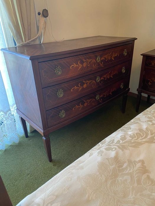 Mobília de quarto D. Maria completa (valor sem a colcha e cortinados