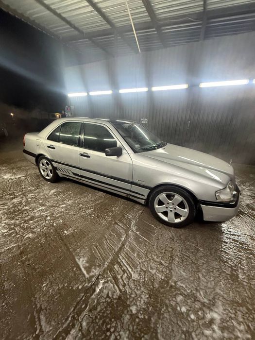 Продам Мерседес C202