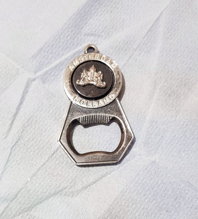 Посеребрённая открывалка для бутылок