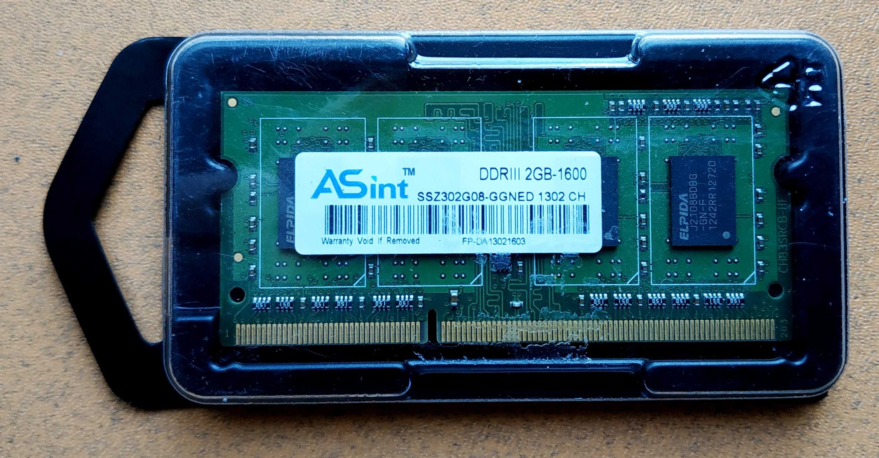 Память для ноутбука DDR3, 2gb, 1600 mHz, 1,5V гарантировано рабочая.