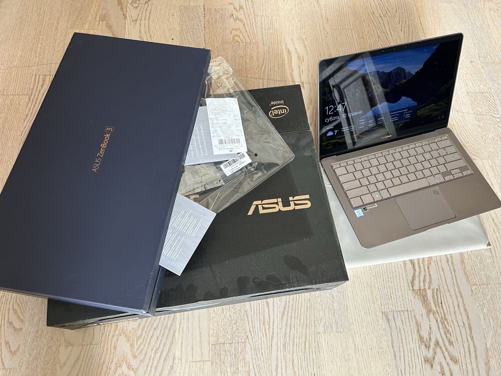 ASUS UX490UA  ультрабук