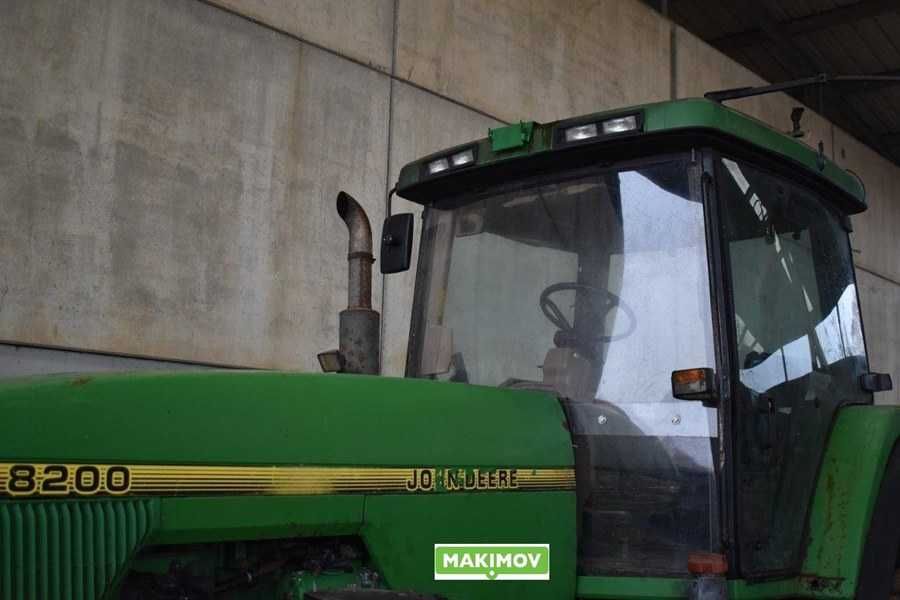 Tractor Agrícola/Florestal John Deere 8200
