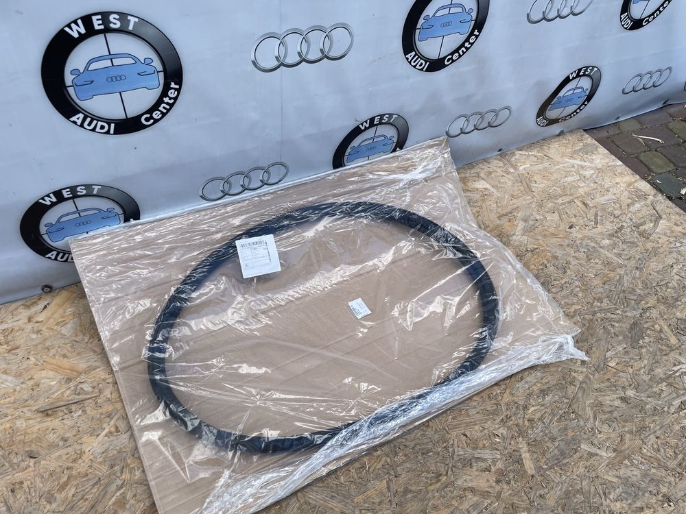 Ущільнювач під капот Audi E Tron GT уплотнітєль капота ауді е трон гт
