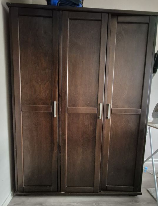 Szafa drewniana ciemna