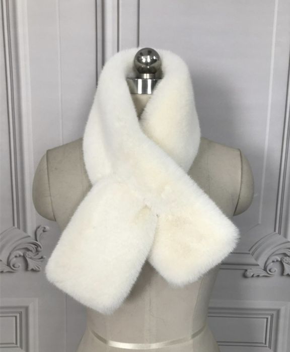 Nowy biały futrzany szaliczek etola kołnierz 80 cm