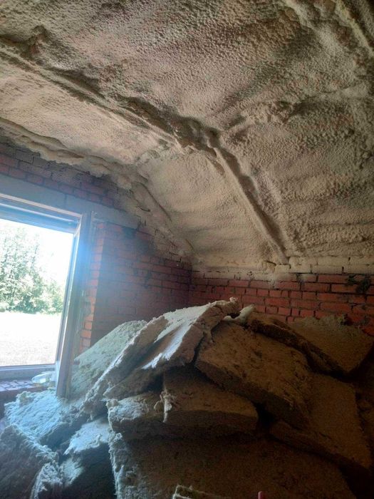 Утеплення піною, ППУ пінополіуретан.  Утеплення даху, мансарду