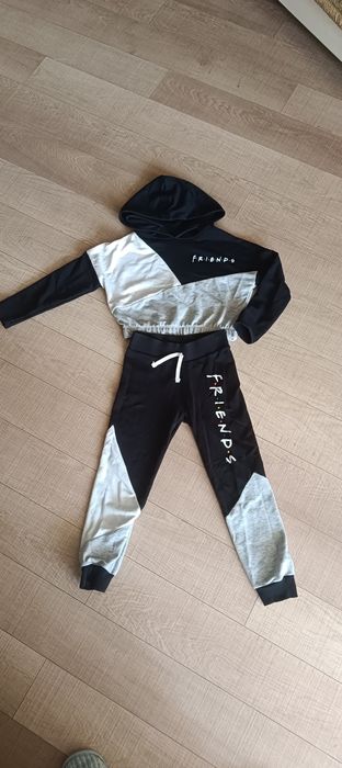 Продам костюм на девочку George