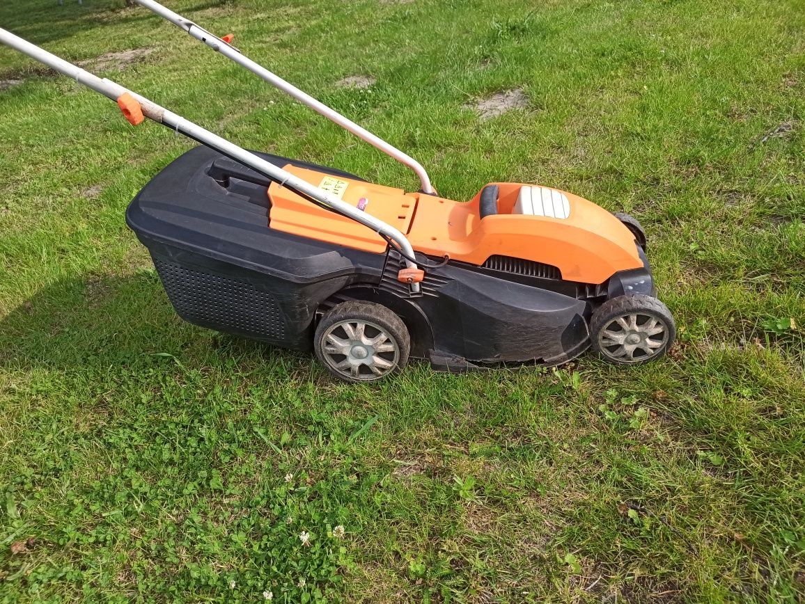 Kosiarką elektryczna