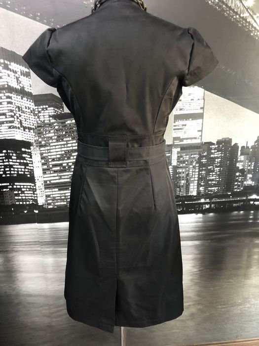 Czarna biurowa elegancka sukienka