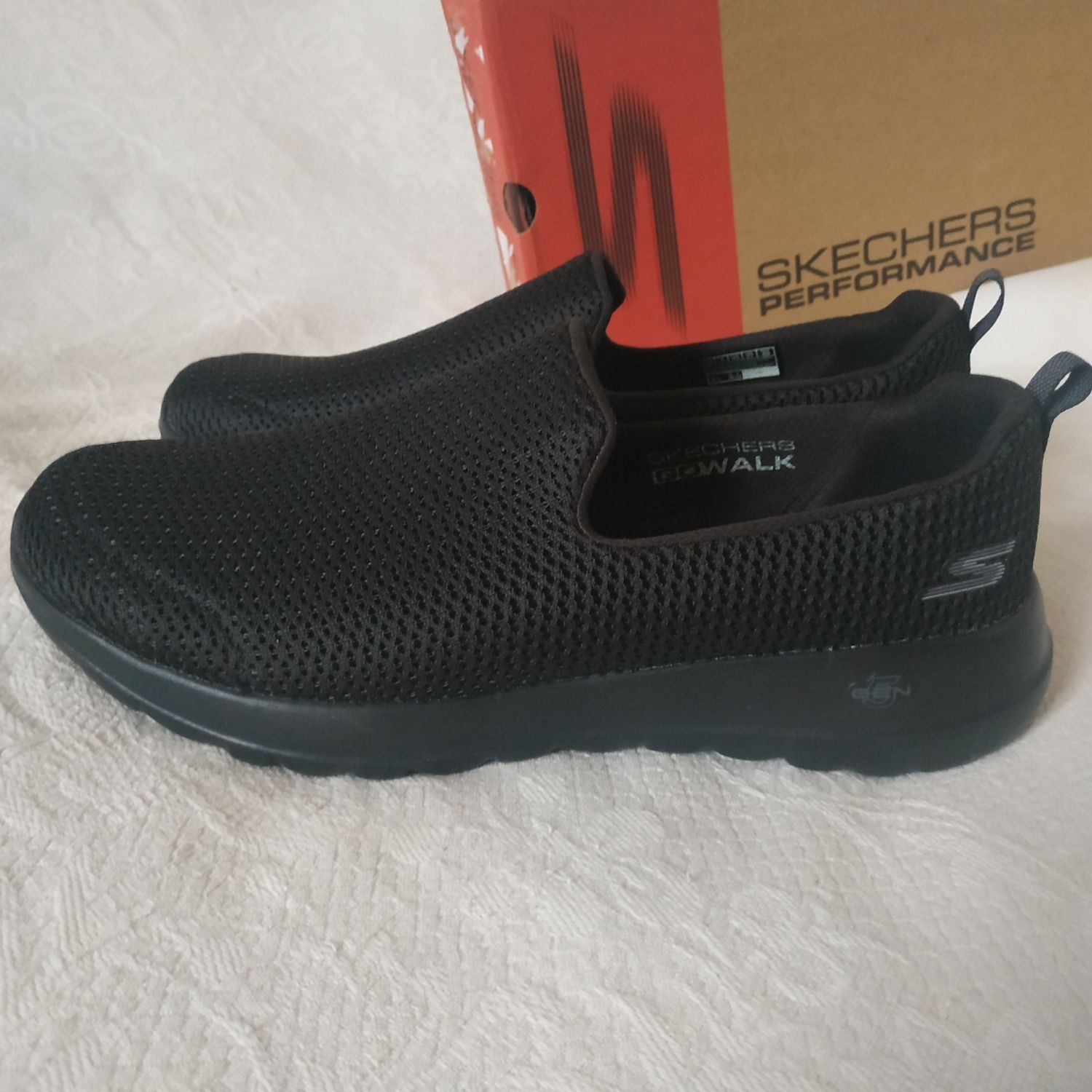 Skechers Go Walk Joy Goga max лёгкие слипоны сетка черные р.39 26 см