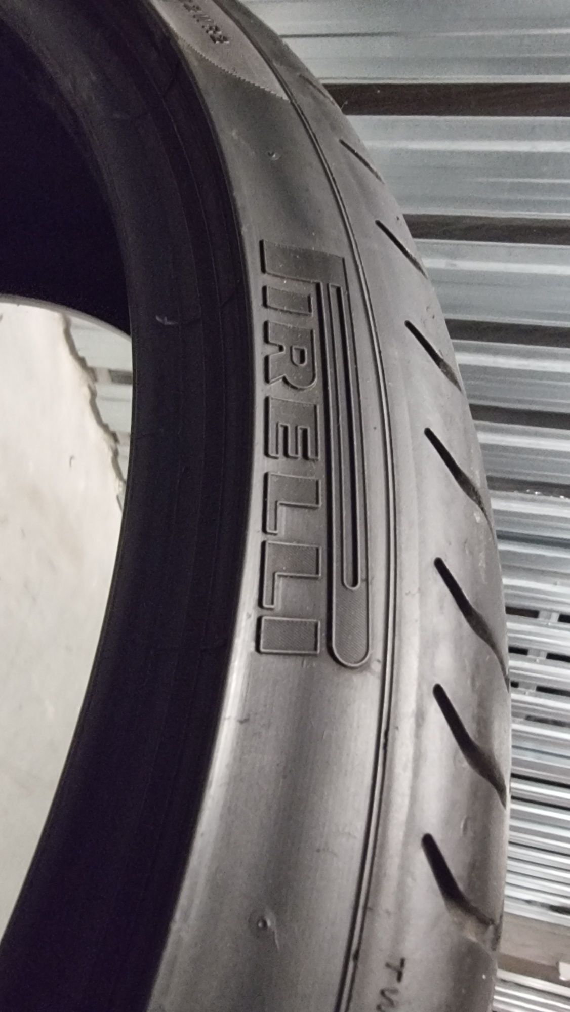 Para opon PIRELLI P ZERO 225/35 19 letnie opony 5,5mm