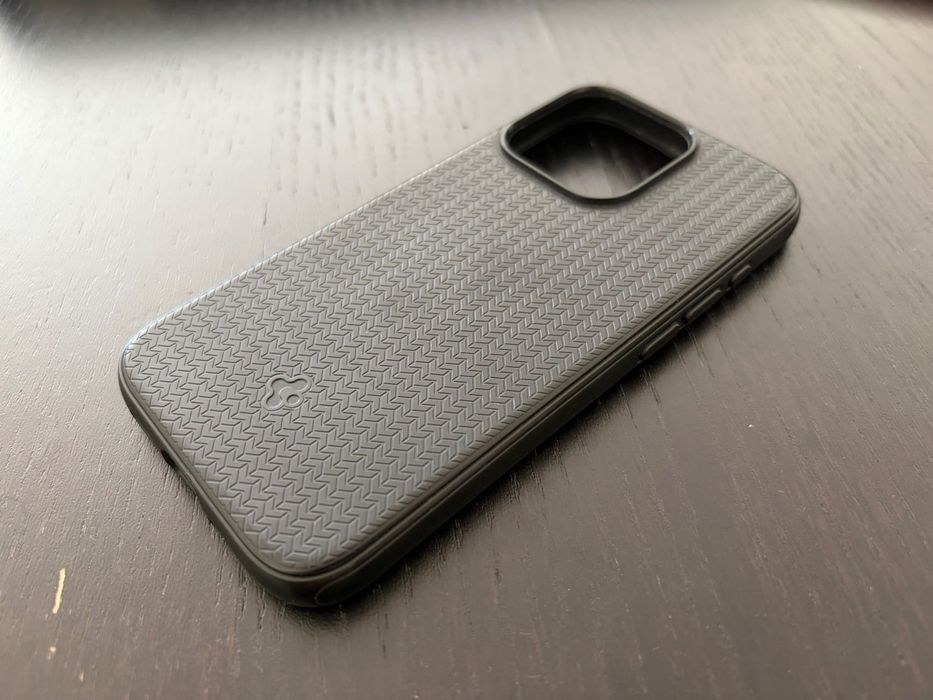 Capa Spigen Magsafe iPhone 15 Pro