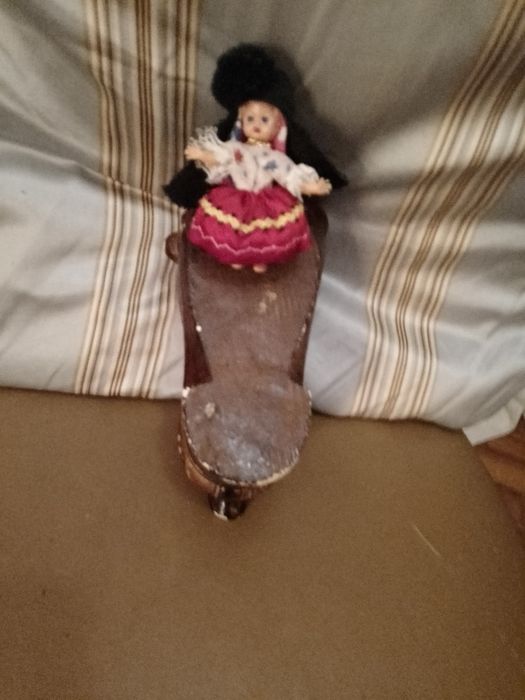 Quer dedoes?Sapatos de homem em louça c/dedoes a sair9E-Bonec2EDesde2E