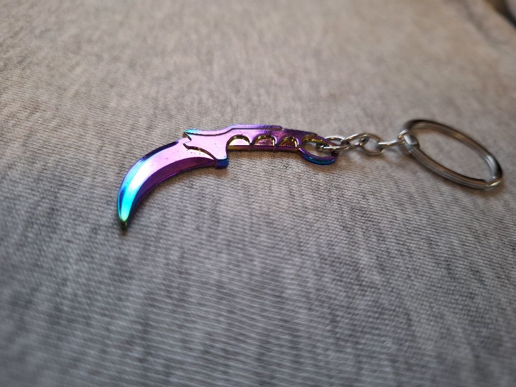 Nóż Brelok Holograficzny Gradient Karambit