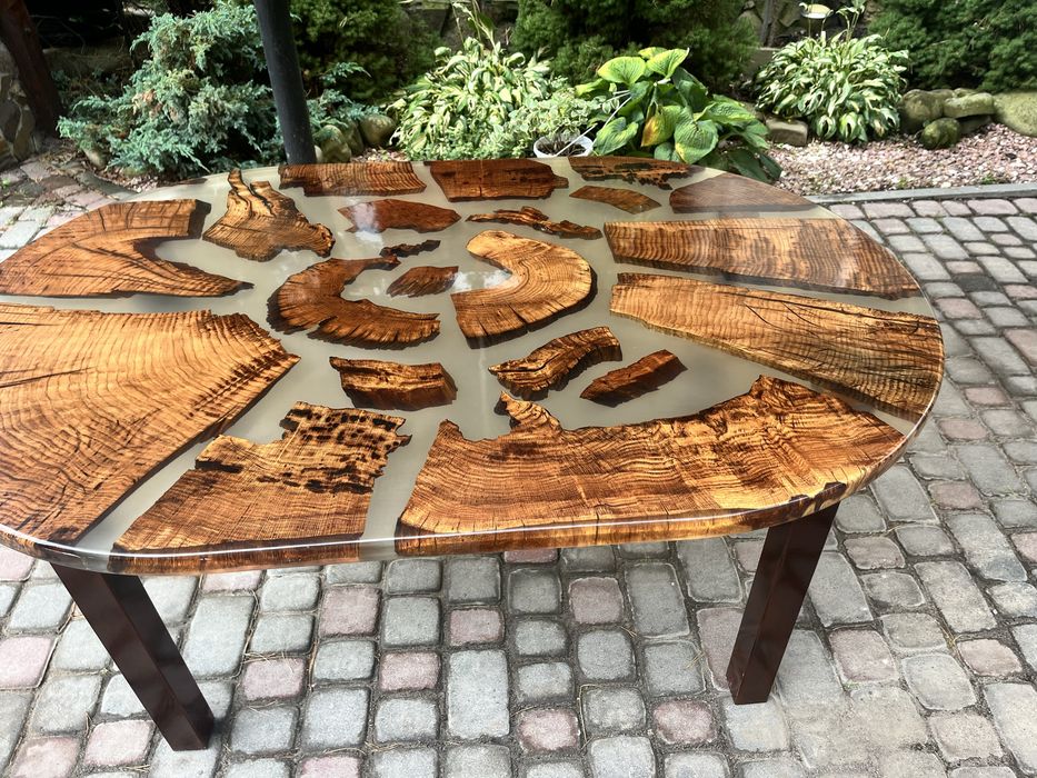 Продам стіл дуб з ебокситною смолою