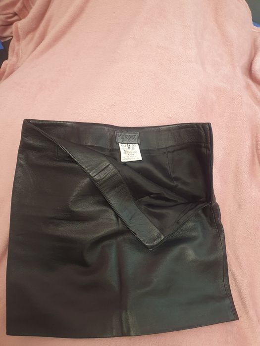 Юбка кожана чорного кольору