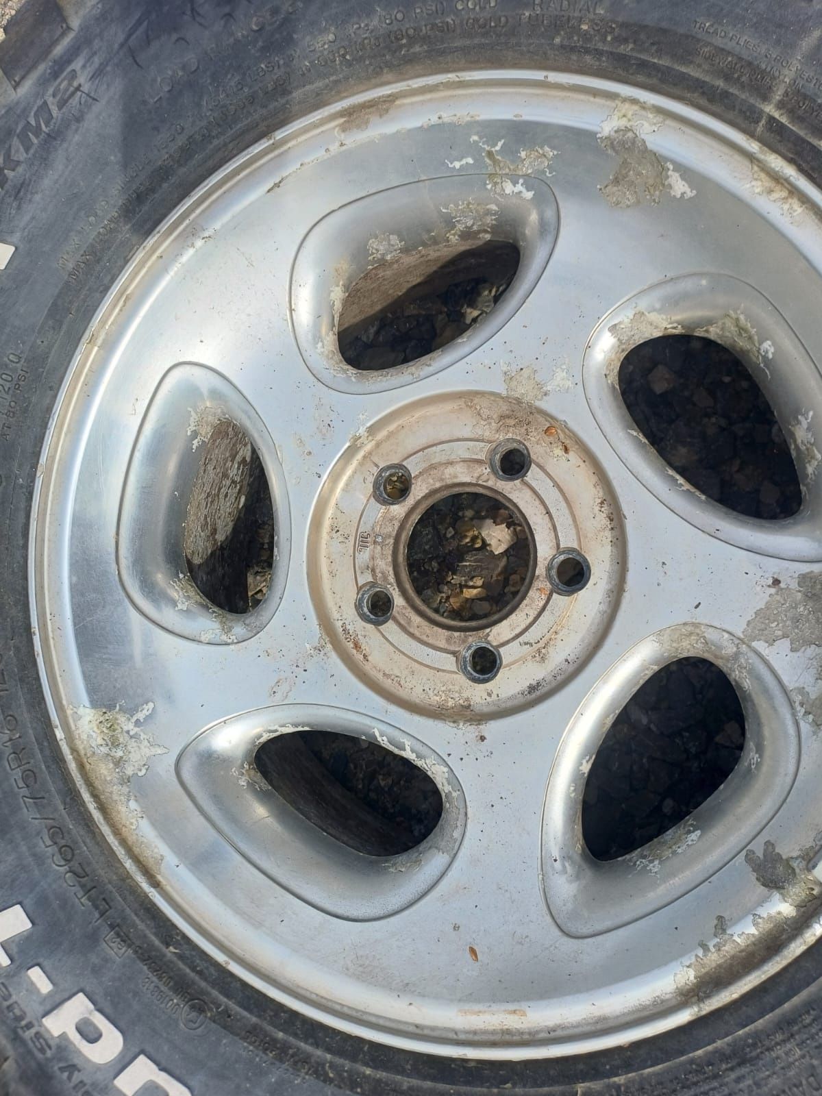 Koła do jeepa 265/75r16 rozstaw 5x114.3