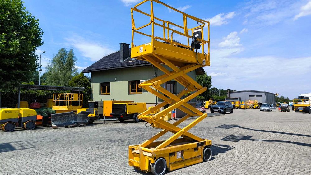 Podnośnik nożycowy zwyżka HAULOTTE Compact 8 rok 2008 cena brutto