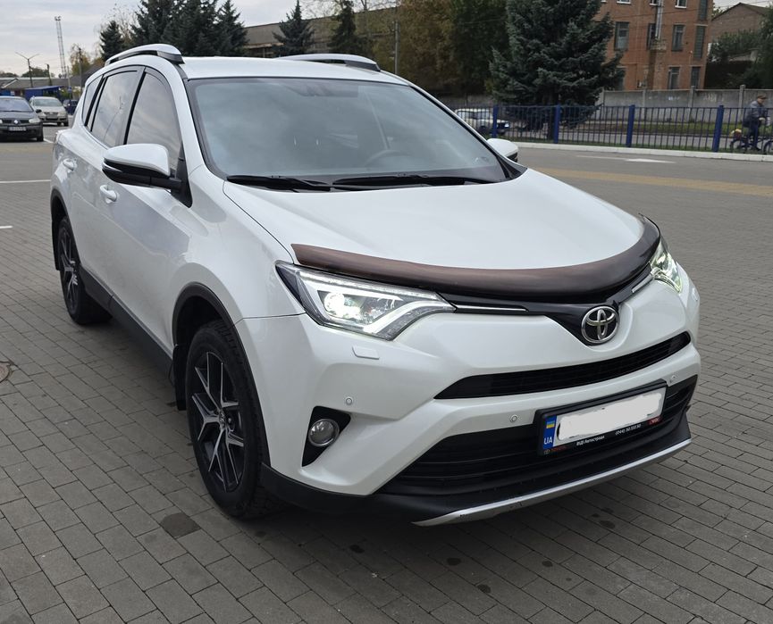 Продам офіційний  RAV4