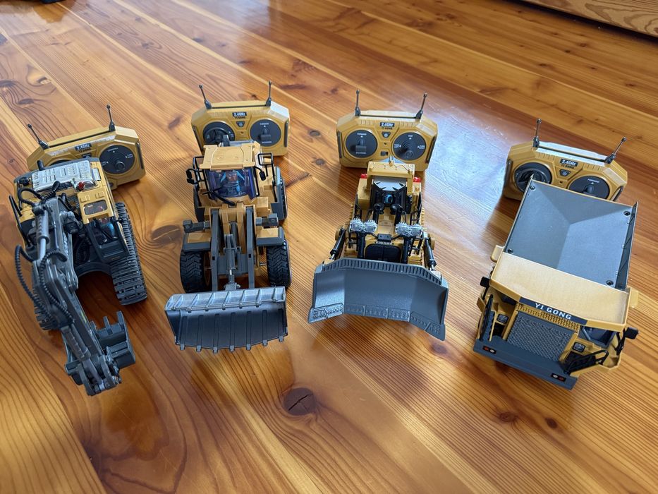 Zestaw 4 zdalnie sterowanych pojazdów budowlanych, nowe