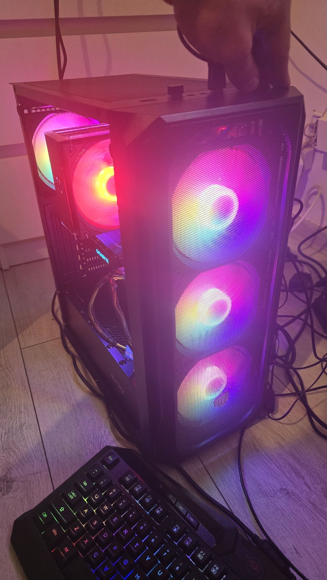 Komputer do gier / ryzen 5 3600 / gtx1660 super/ 32 gb ram