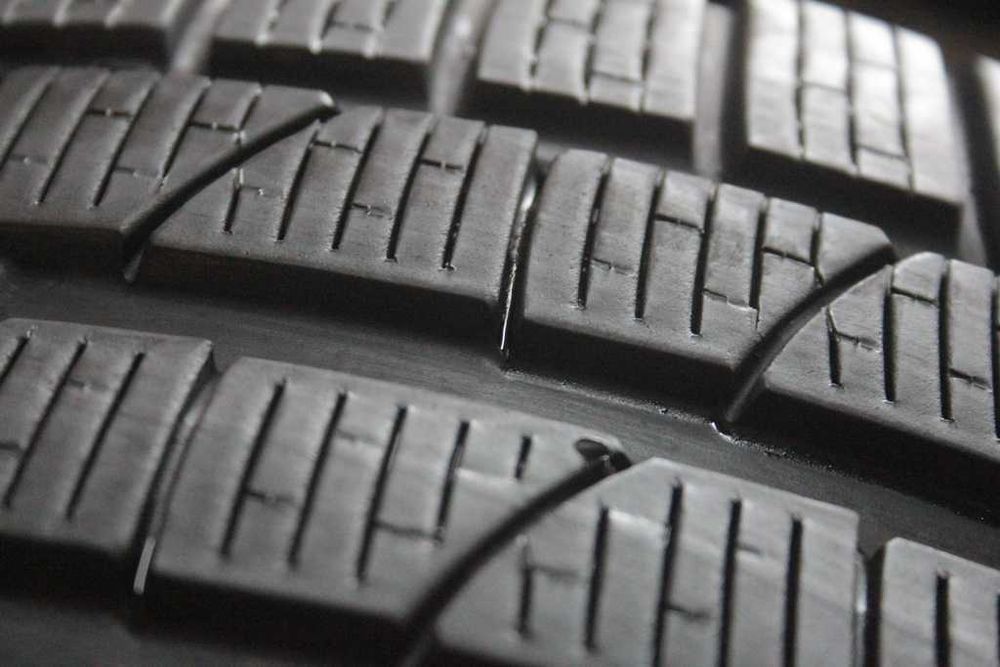 275/35/19 Pirelli Sottozero 2 275/35 R19 100W XL MO M0 2020r