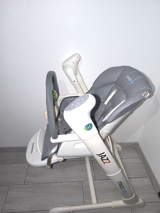 Стіл для годування-гойдалка 3 в 1 в дуже гарному стані.