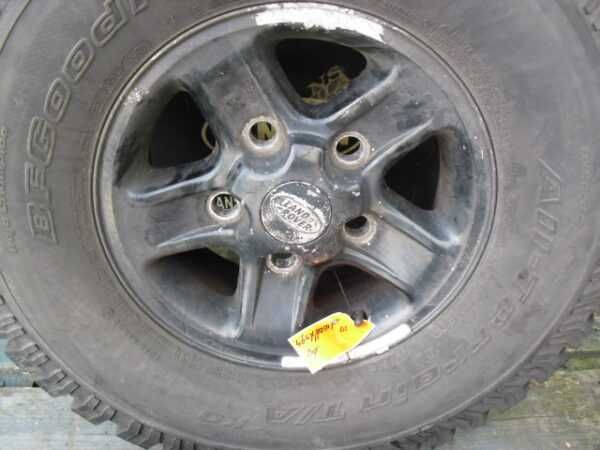 Land Rover x3 jantes boost e pneus BF Goodrich All Terrain  285x75xR16