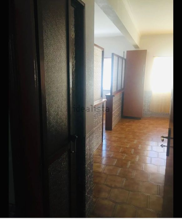 Quarto espaçoso e tranquilo para arrendar - 450€ - Vale da Amoreira