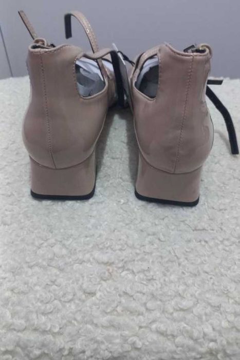 Туфлі в стилі Мері Джейн від Zara