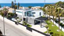 Moradia de Luxo Contemporânea a 200m da Praia da Galé com Vista Mar In