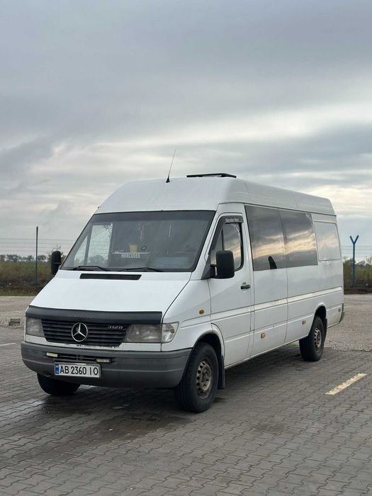 Mercedes Srinter грузо-пассажирский 8+1 мест (категория В) 2,9 дизель