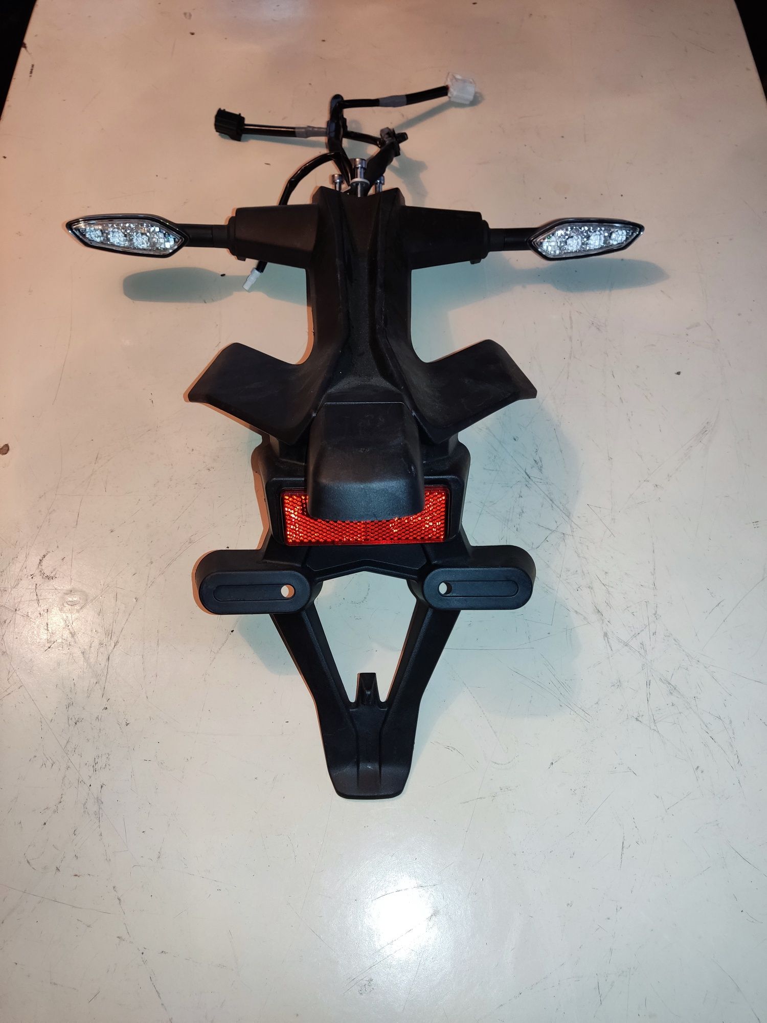 Yamaha R1 R1M RN 32 65 uchwyt kierunkowskazy
