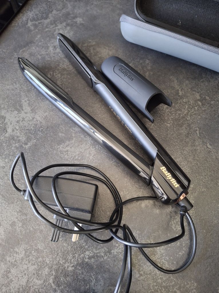 Nowa, bezprzewodowa prostownica do włosów BaByliss 9000 Cordless Strai