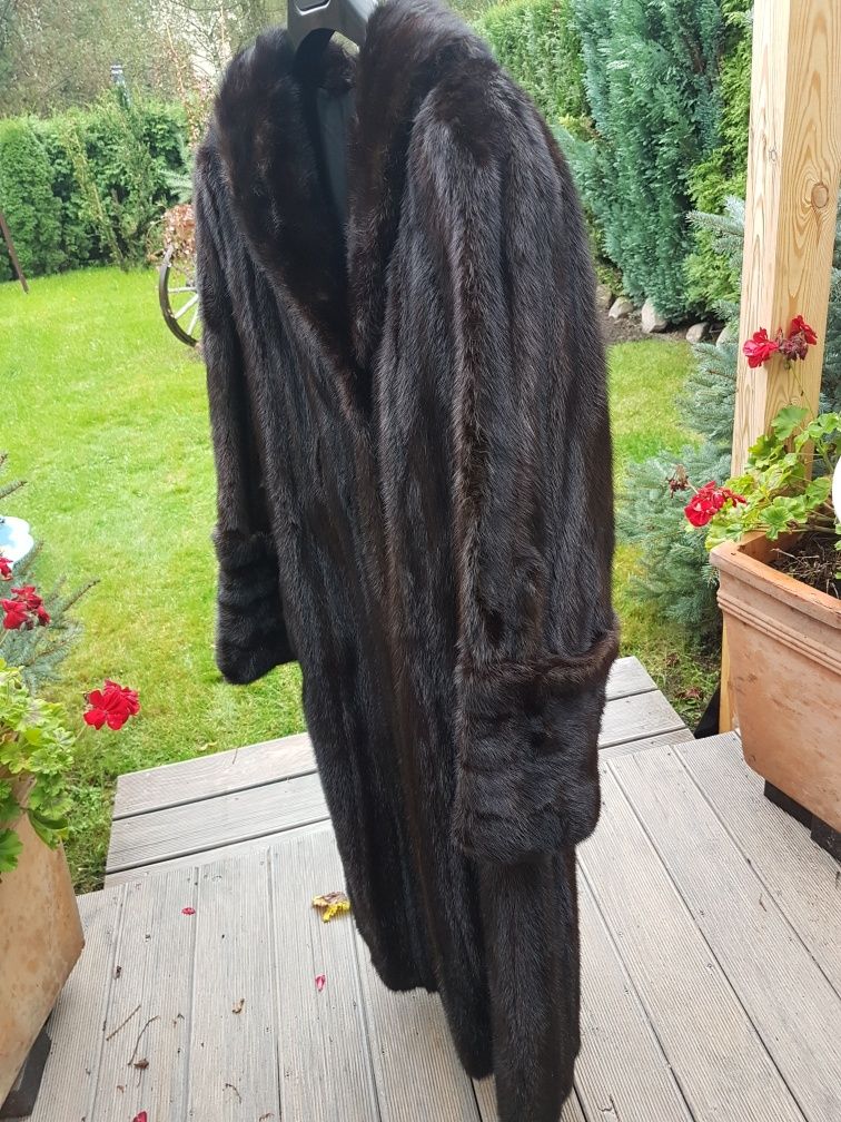 Futro z Grzbietów Norek