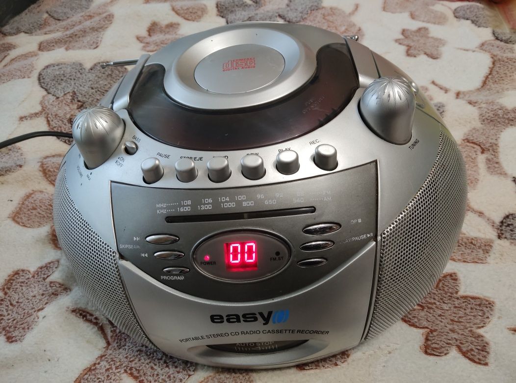 Odtwarzacz kaset z radiem FM - EASY.