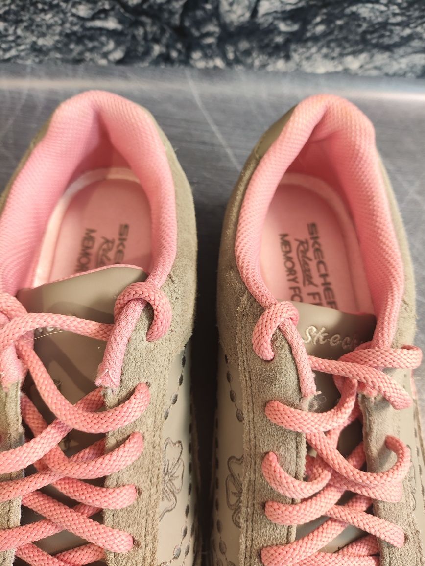Кросівки для дівчинки Skechers