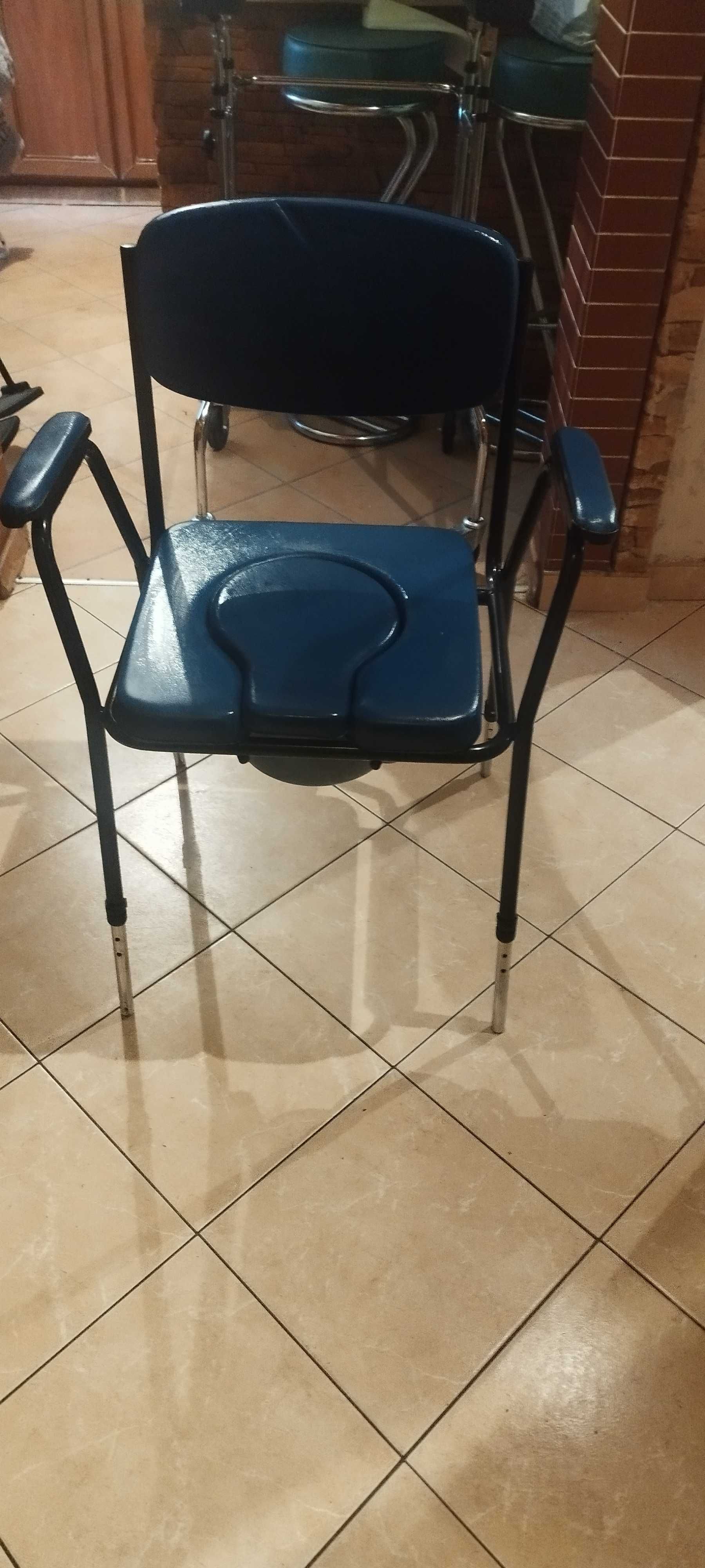 Krzesło toaletowe tapicerowane