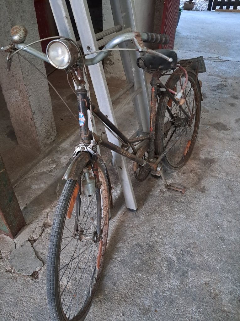 Vende-se bicicleta pasteleira