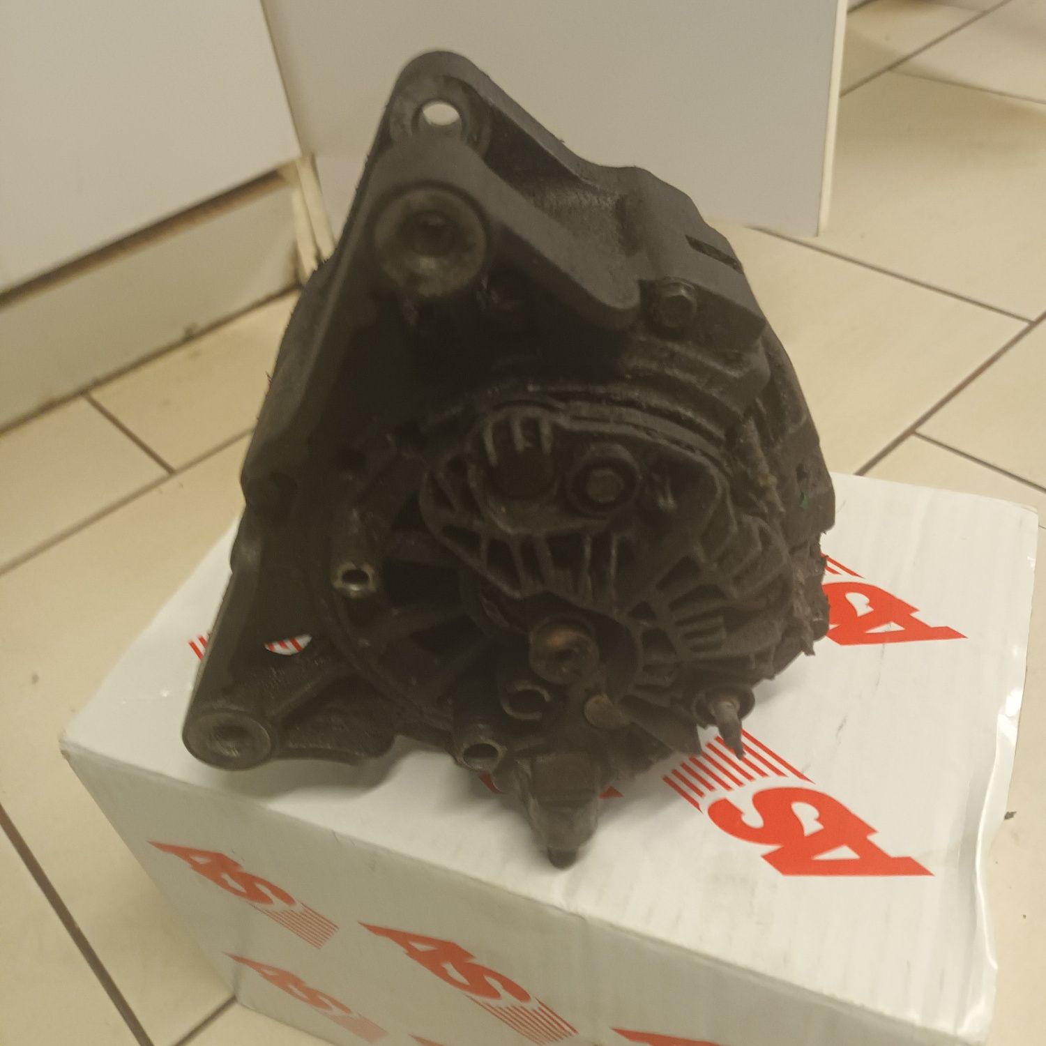 Alternator Valeo Citroen xsara Picasso 1.6 benzyna