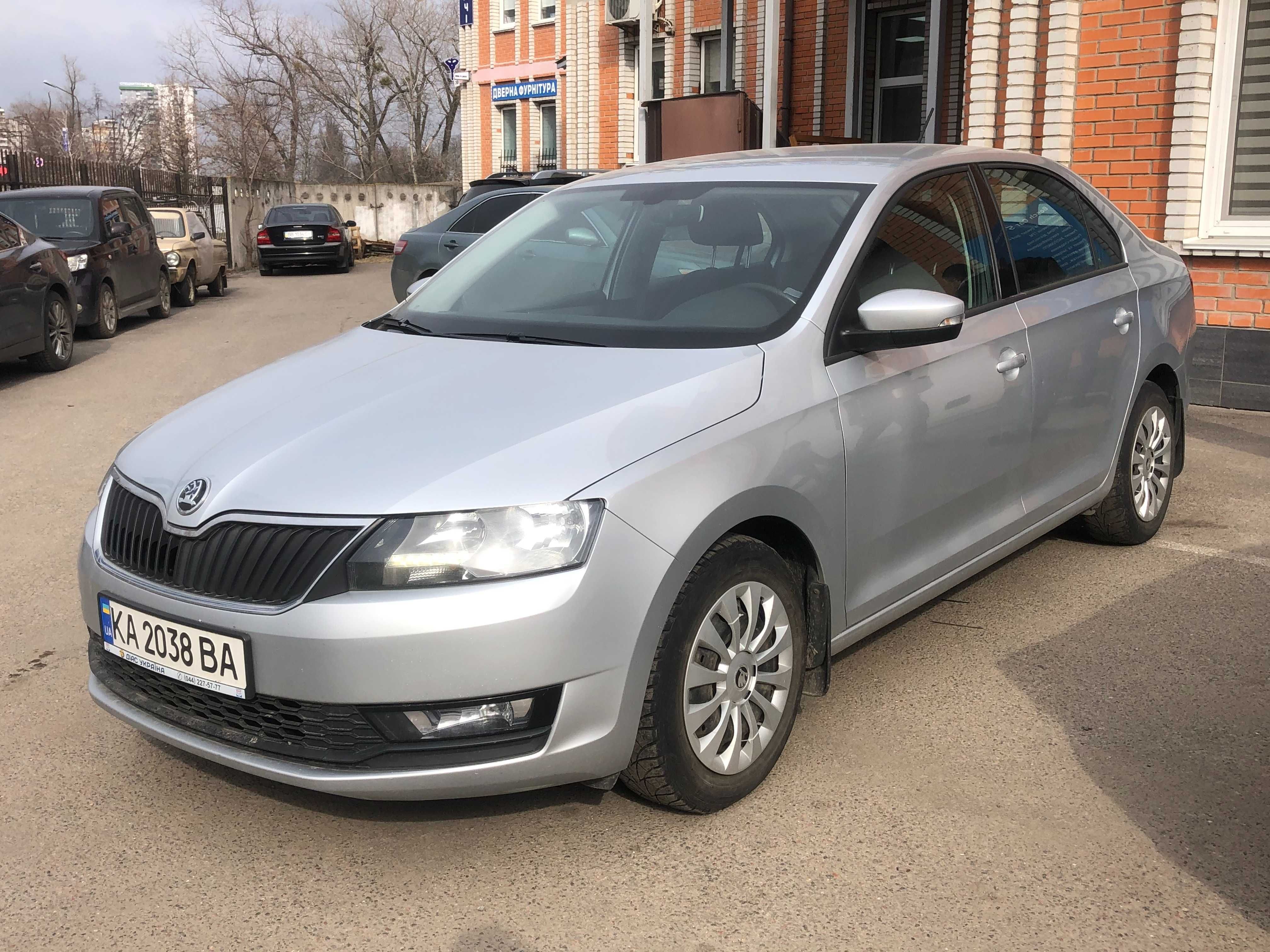 Оренда авто Skoda Rapid Toyota Camry таксі та особисті поїздки