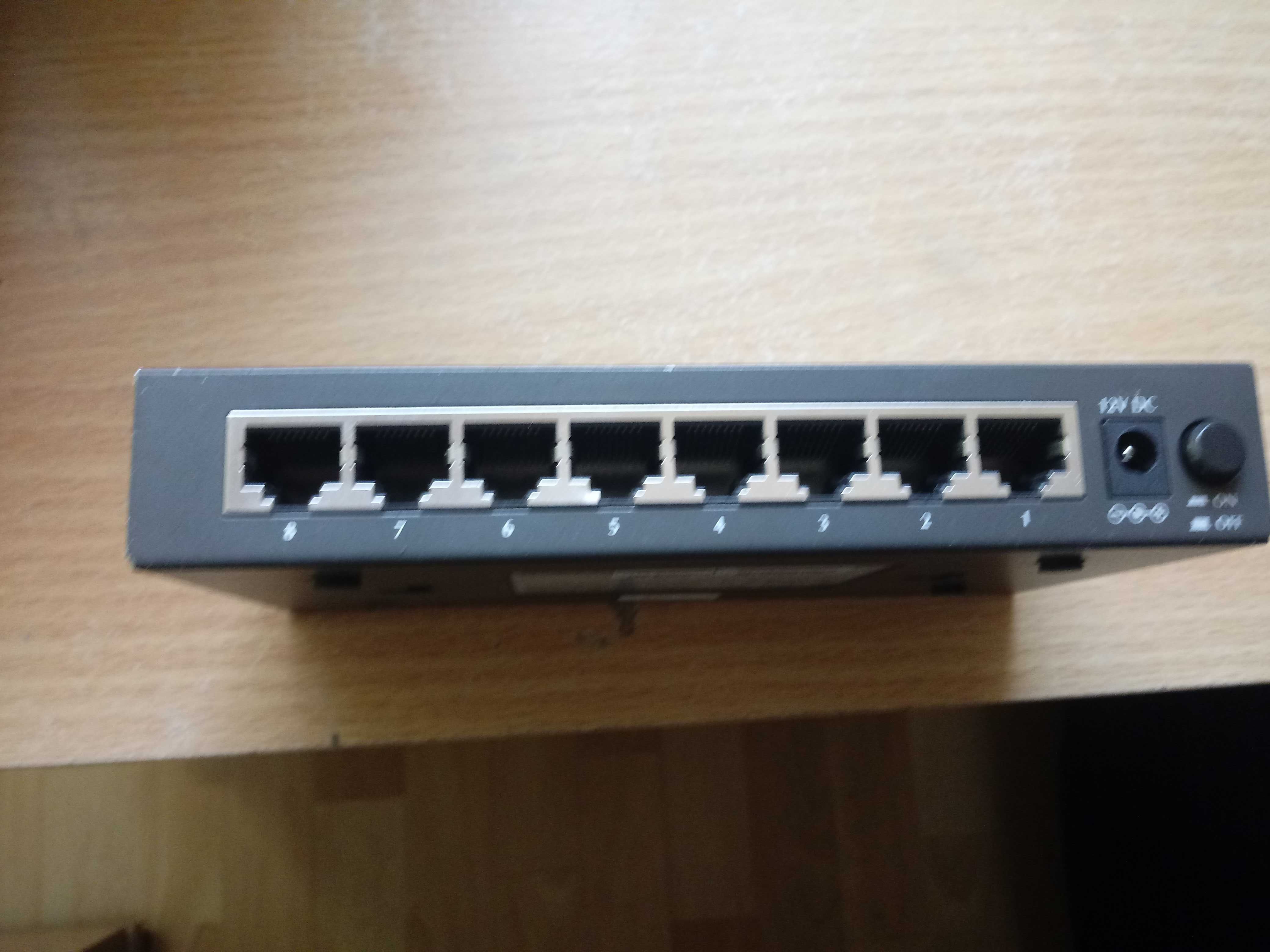 Switch LAN 10/100/1000 Mbit 5 i 8 portowy Planet GSD-803