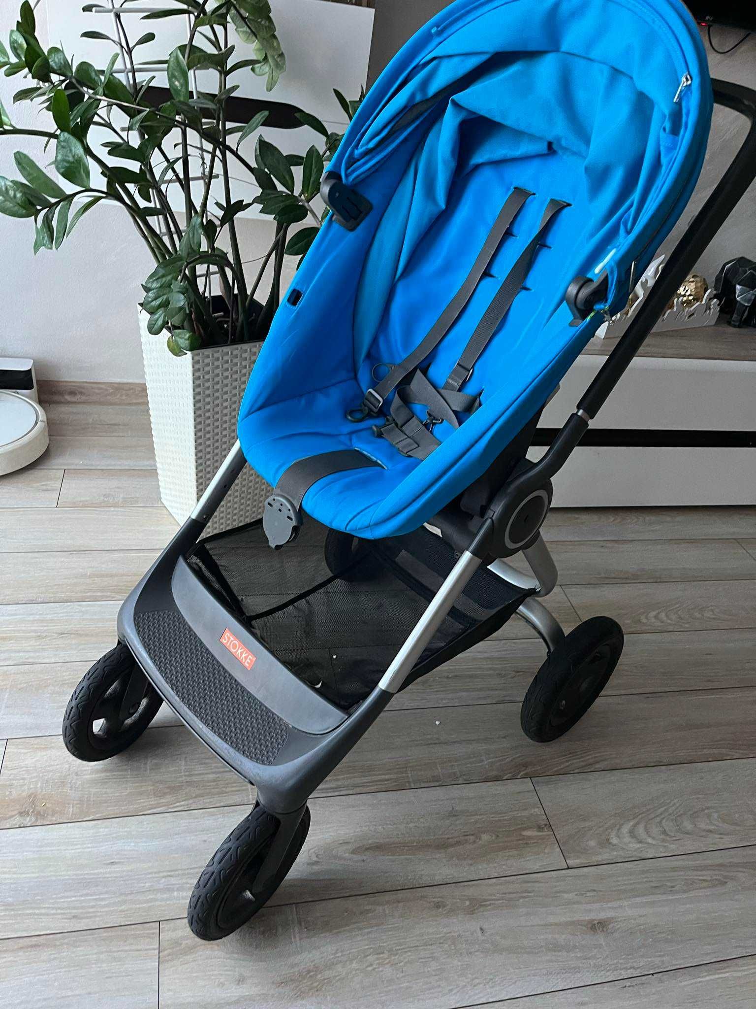 Wózek spacerowy obracany stokke