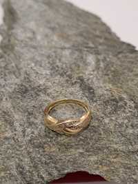 Złoty pierścionek 585 używany roz.14