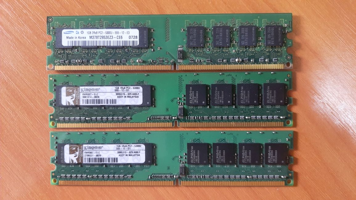 Оперативна память Samsung/Kingston DDR2 1GB